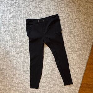 Vince Size 0 Black Pants RN#106730
CA#34460